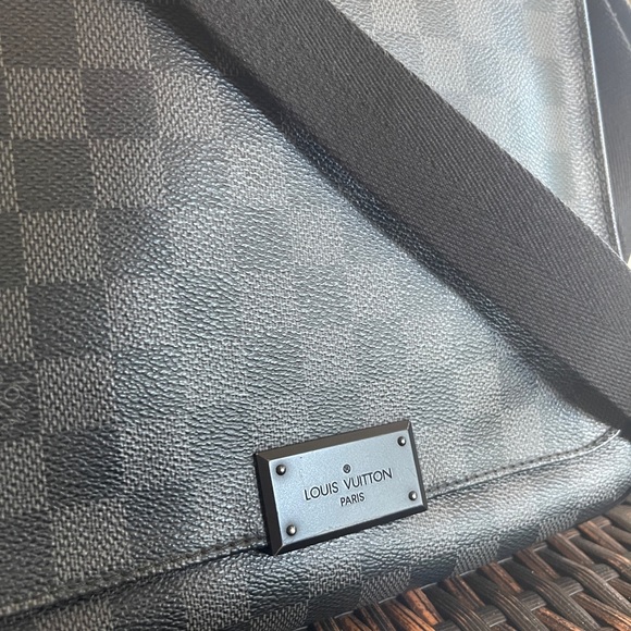 DISTRICT PM GRAPHITE MESSENGER BAG - Picture 8 of 15